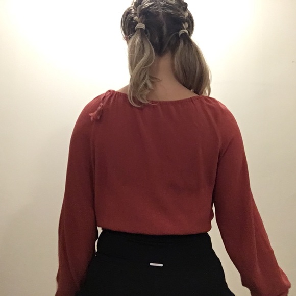 Long sleeve embroidered crop top - Picture 3 of 4